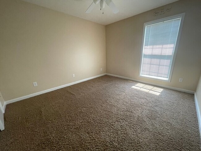 Building Photo - 5BD/4BA Single Family Home