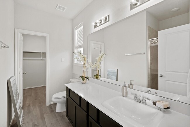 Building Photo - 1424 Acorn Mdw St