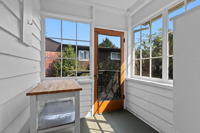 Building Photo - 6214 24th Ave NE