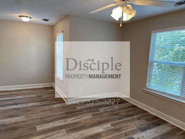 Building Photo - 67 Landing Way