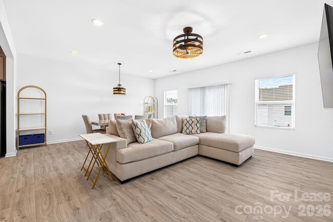 Building Photo - 11012 Pagebrook Ln