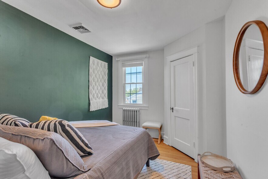 Bedroom #2 with Queen Sz Bed - 2314 Bryn Mawr Ave