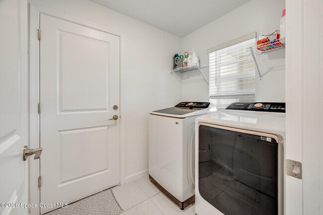 Building Photo - 1328 Colebrook Cir SW