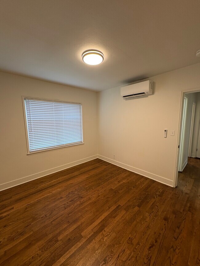 Building Photo - 838 NW 54th St