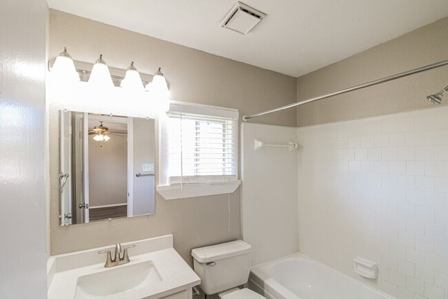 Building Photo - 7615 Alegria Dr