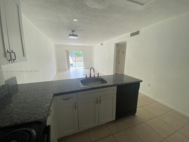 Building Photo - 13920 Lake Placid Ct