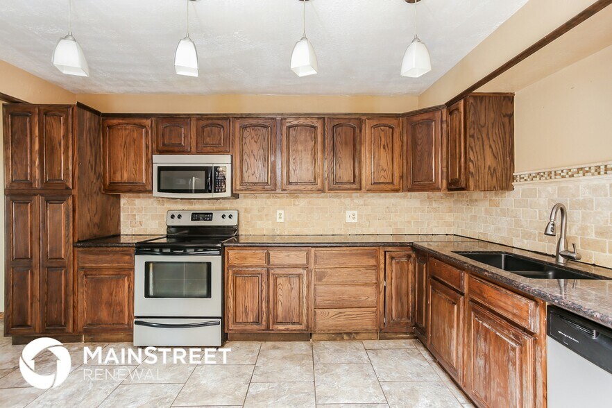 Building Photo - 8312 NW 112th St