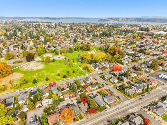 Building Photo - Charming Tacoma 2BR with Private Patio & RV Parking