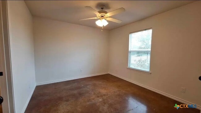 Building Photo - 701 Horace Howard Dr