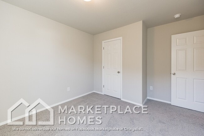 Building Photo - 981 E Starling St