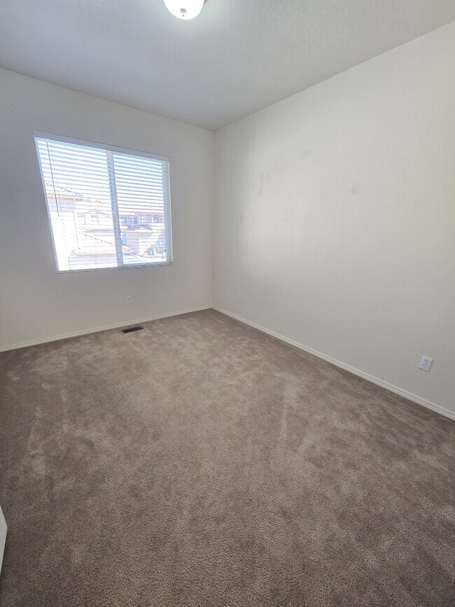 Building Photo - 7126 Sand Crest View
