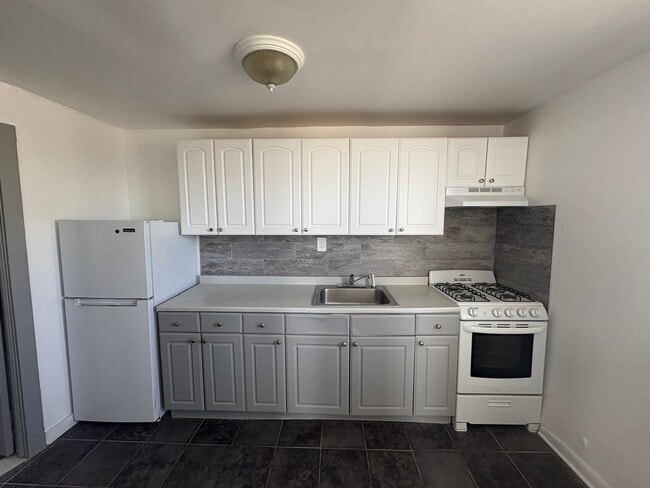 Building Photo - 91 Main Ave