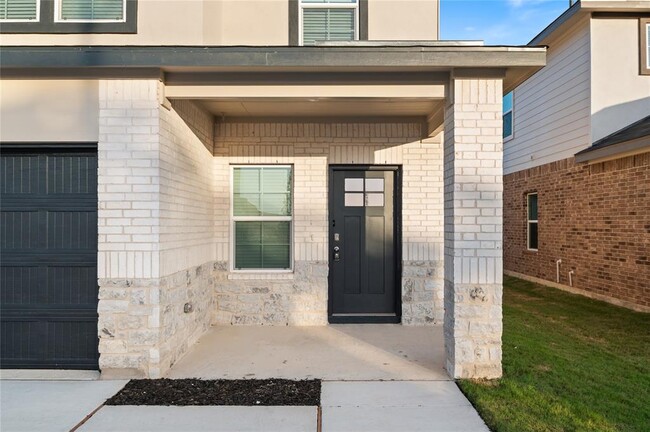 Building Photo - 240 New Albany Ln