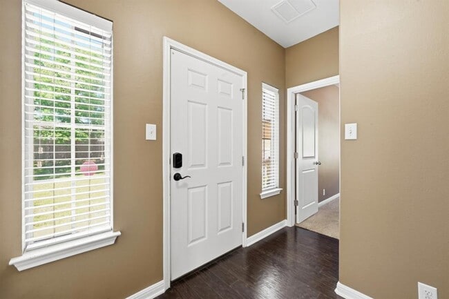 Building Photo - 11417 Lost Maples Trail