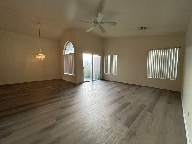 Building Photo - 4773 W Dublin Ct