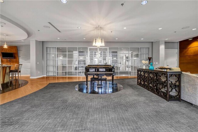 Building Photo - 711 Cosmopolitan Dr NE