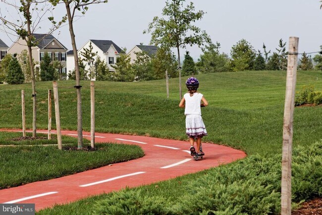 Building Photo - 114 Galaxy Pl