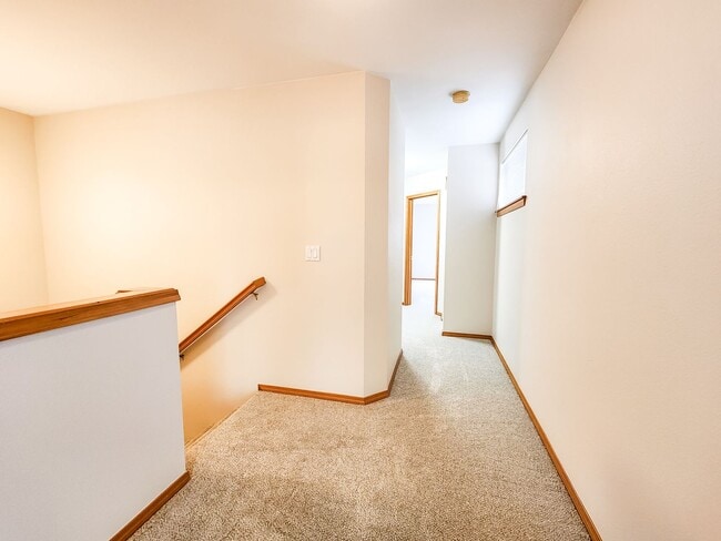 Building Photo - 3-Bedroom Gleneagle Townhome Available Now!