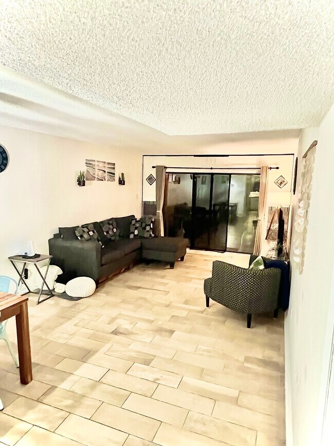 Building Photo - 1809 Crooked Pine Dr