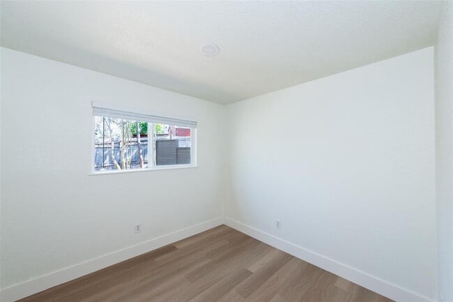 Building Photo - 2704 Catalina Dr