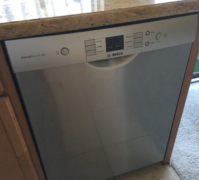 Bosch dishwasher - 615 Fredricks Ave