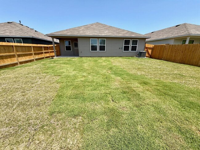 Building Photo - 211 Wirecrested Dr
