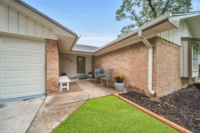 Building Photo - 162 Greenleaf Ln