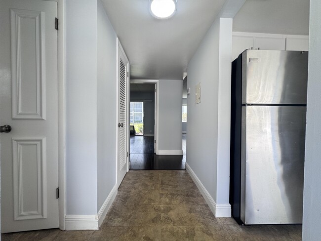 Building Photo - 4500 N Flagler Dr