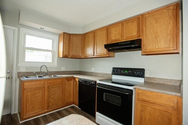 Building Photo - 15 Byard St