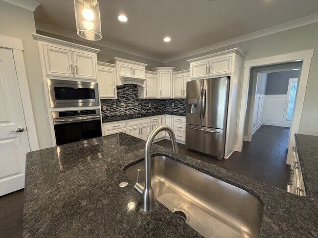 Building Photo - 1124 Watercress Ct