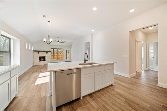 Building Photo - 618 Kyle Dr