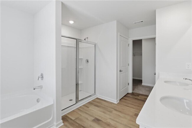 Building Photo - 56 Berryville Dr