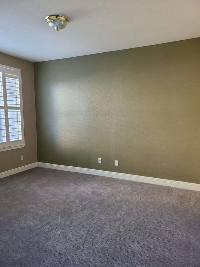 Building Photo - 4 Bdrm, 3 Bath on Empire Ranch Golf Course