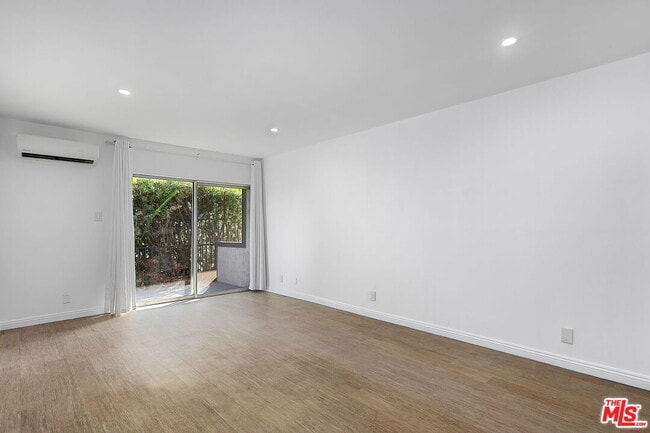 Building Photo - 4431 Don Ricardo Dr