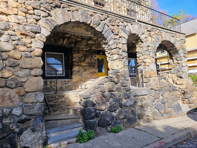 Primary Photo - 17 Prospect St