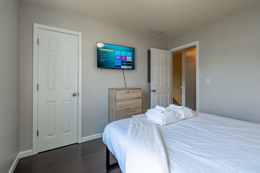 Building Photo - 106 Middlebrook Dr