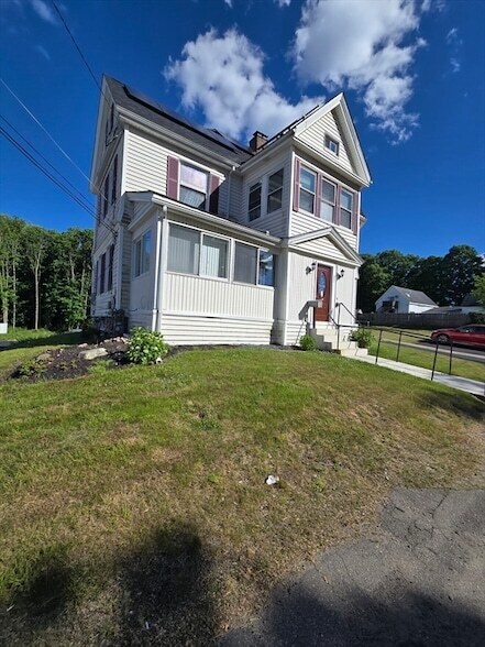 Building Photo - 239 Pleasant St