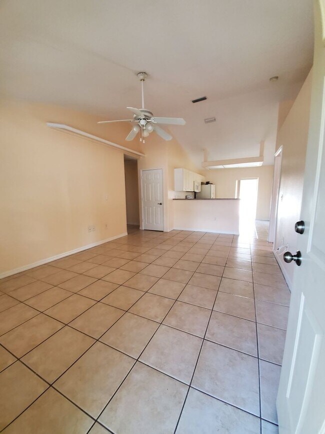 Building Photo - Venice, FL 3BR/2BA/2CG Single Family Home