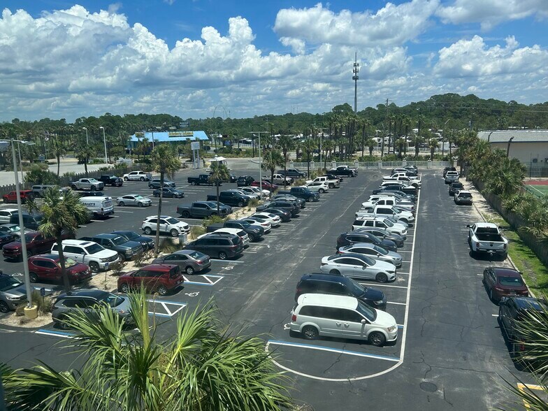 Plenty of Parking ($30 per month) - 8817 S Thomas Dr