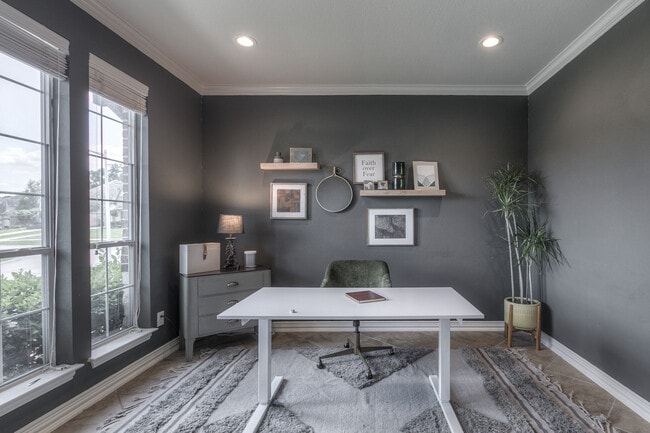 Office or formal dining area - 323 Arbor Ridge Ln