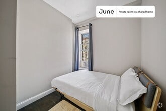 Building Photo - Private bedroom in 4 bed/2 bath Home