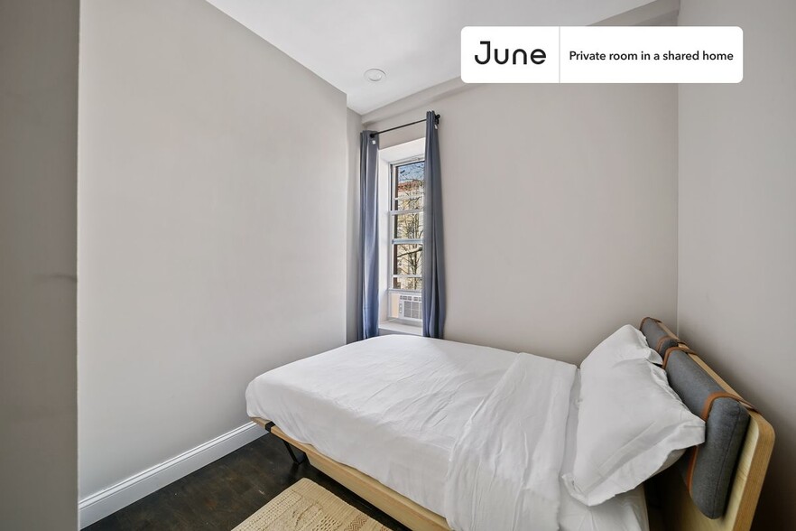 Primary Photo - Private bedroom in 4 bed/2 bath Home