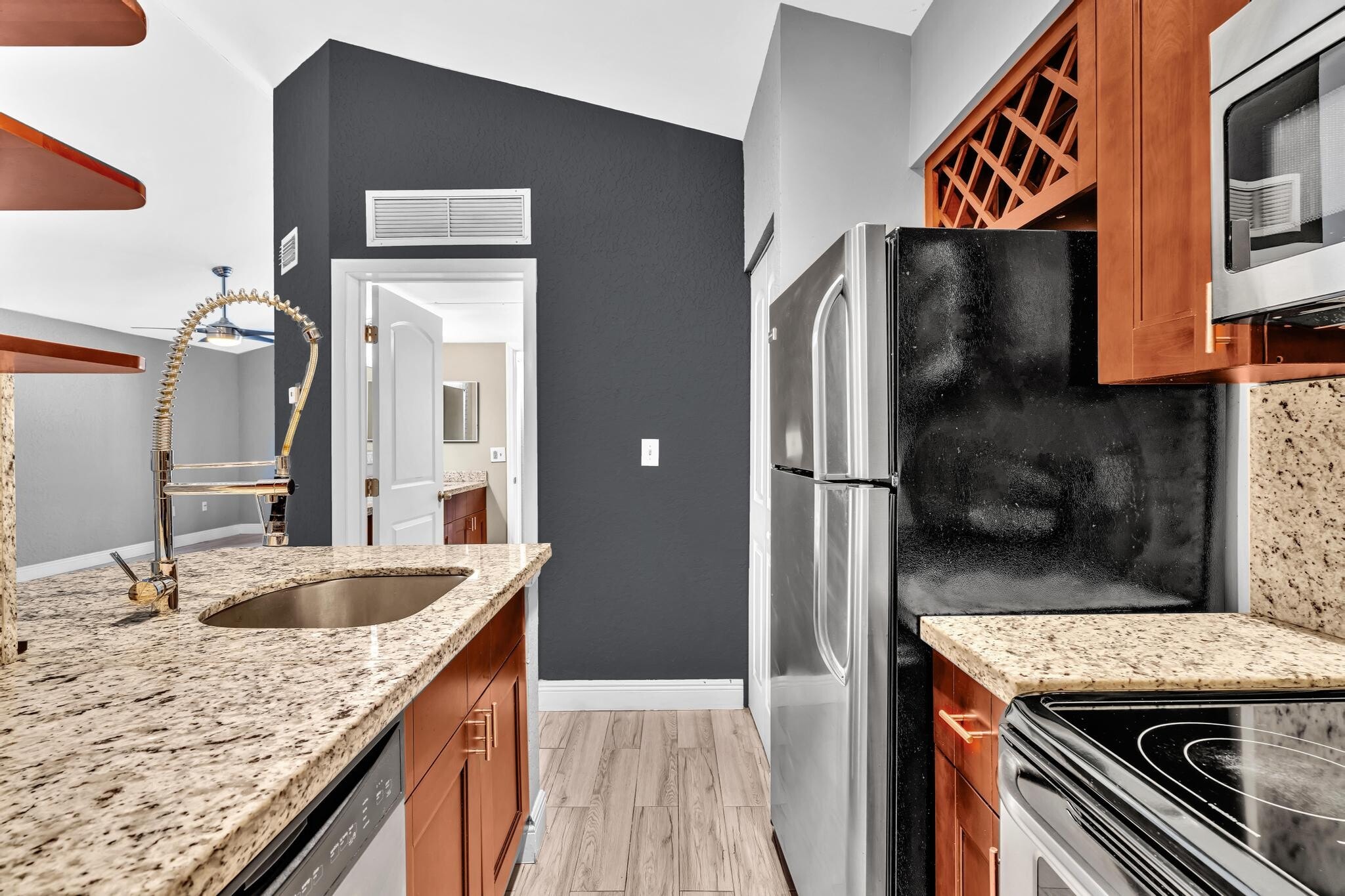 Building Photo - 2803 N Oakland Forest Dr