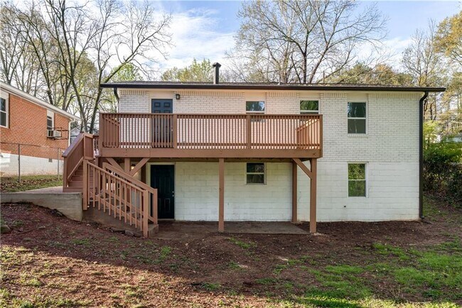 Building Photo - 1357 Plaza Ave SW