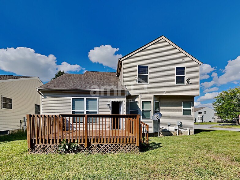Building Photo - 3569 Quickwater Rd