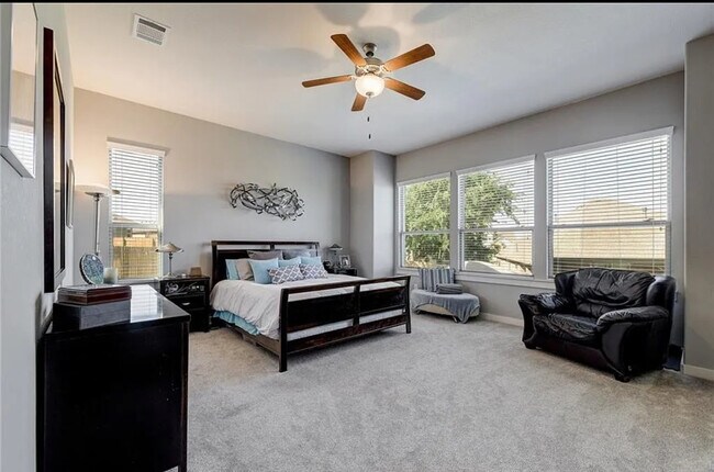 Building Photo - 104 Garner Park Cove