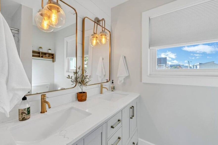 Building Photo - 318 Bream Ave