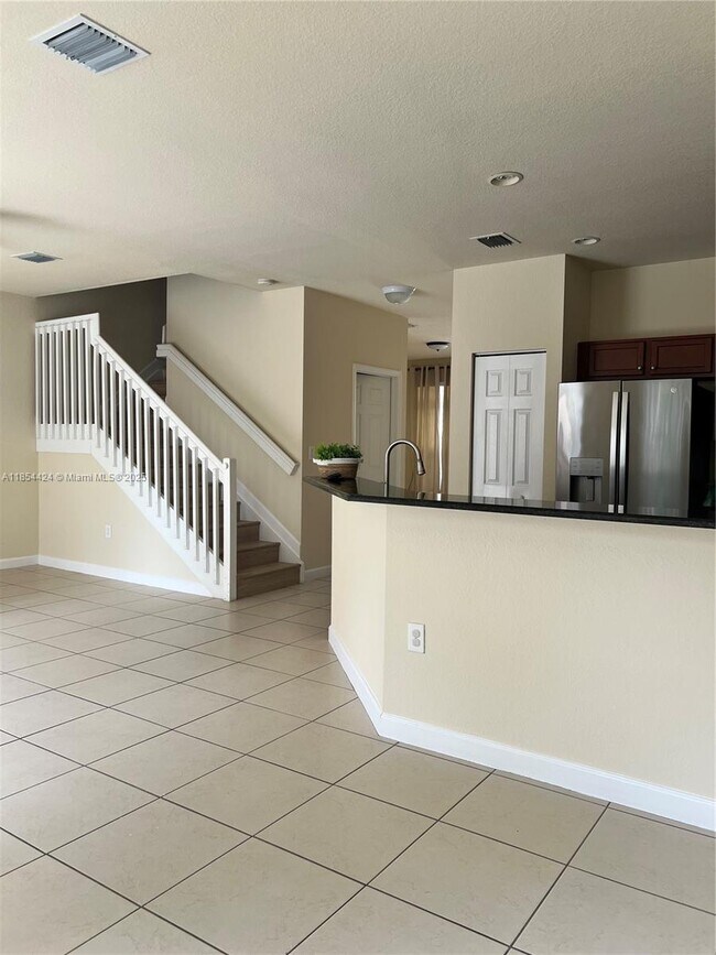 Building Photo - 16330 SW 71st Terrace