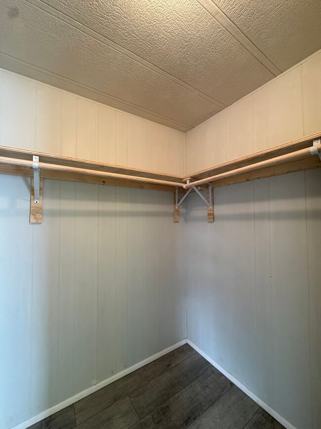 Building Photo - Cute Remodeled 3 Bedroom Home in Bullhead City, AZ