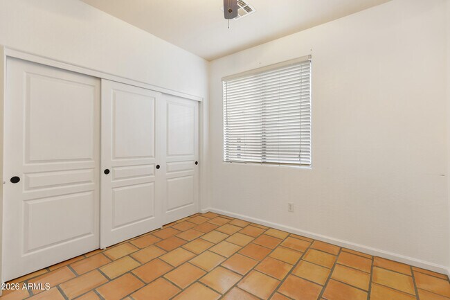 Building Photo - 2320 S Sorrelle